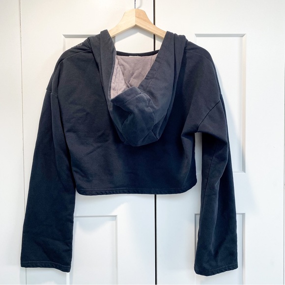 Gymshark Cropped Hoodie Sweatshirt - Picture 7 of 9